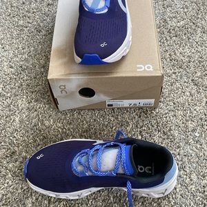 On Running Cloudmonster Size 7.5 Açaí/Lavender